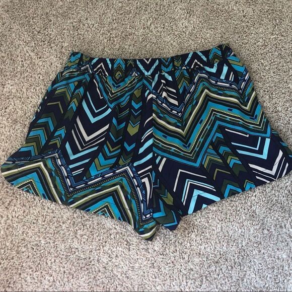 Forever 21 Patterned Drawstring Shorts - Picture 5 of 5